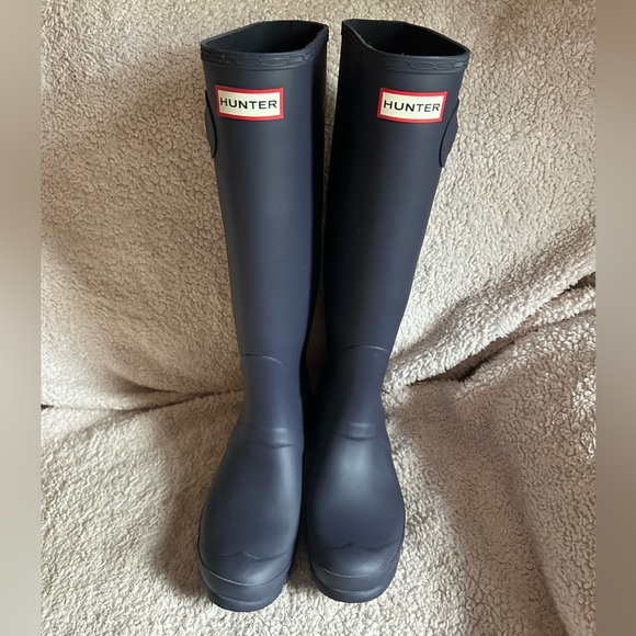 Hunter Women's “Black Grape” Tall Rain Boots EXCELLENT Condition - Picture 1 of 12